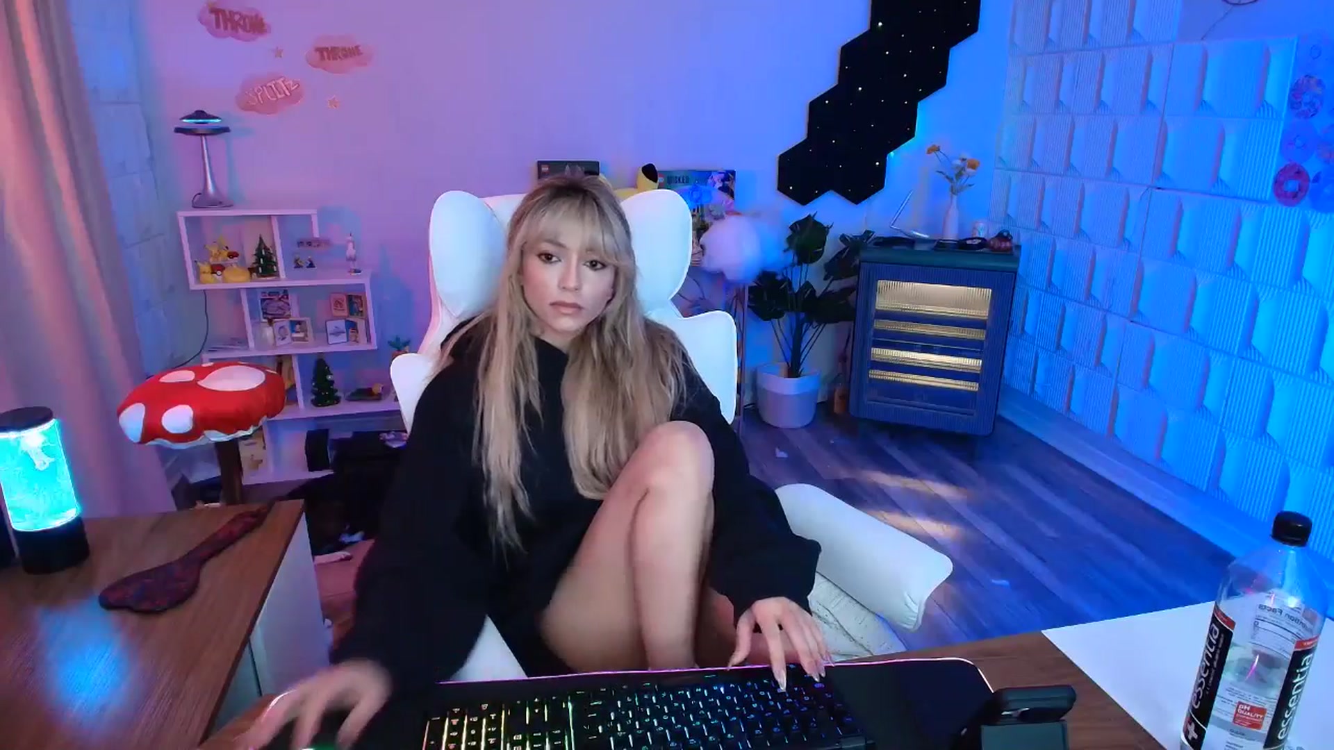Gallery image thumbnail from kaydolll's myfreecams stream on, 02/25/2026, 05:18 image 5 of 20