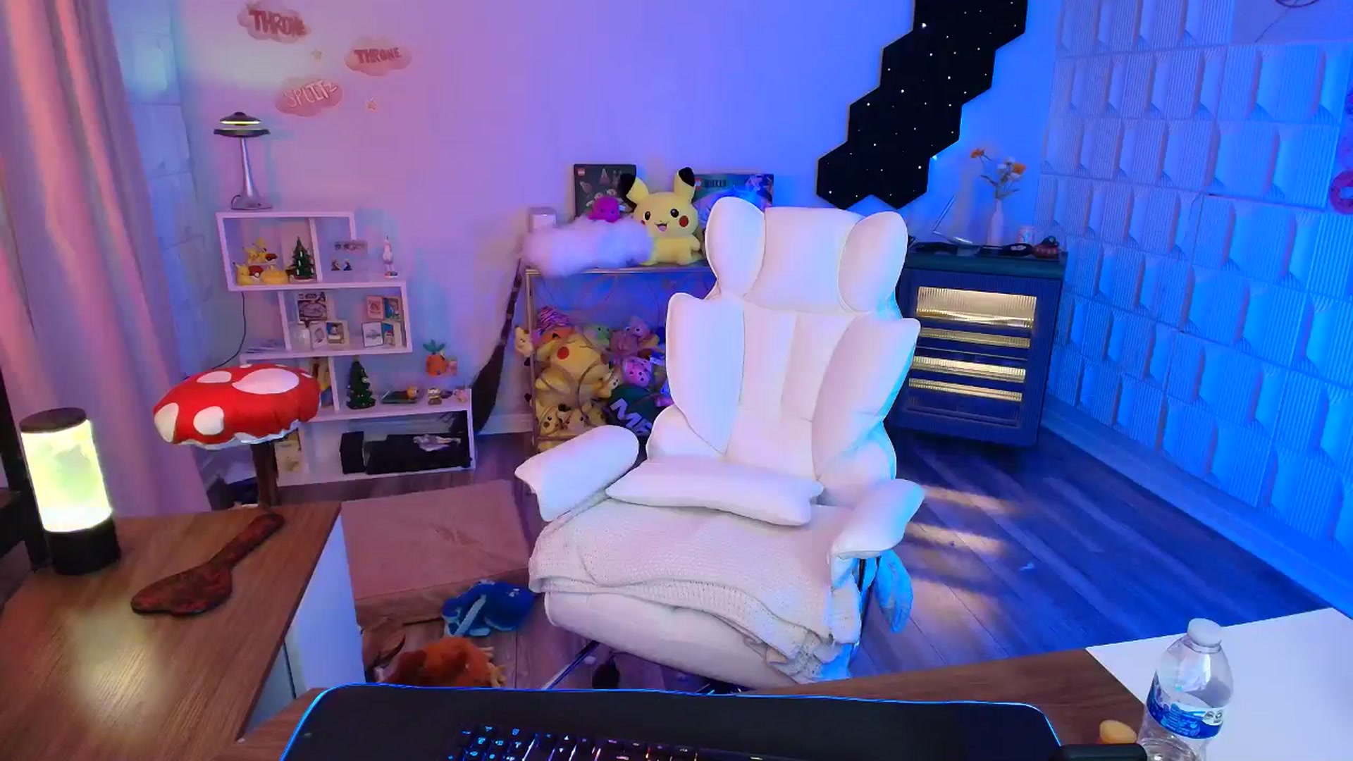 Gallery image thumbnail from kaydolll's myfreecams stream on, 02/26/2026, 03:25 image 3 of 20