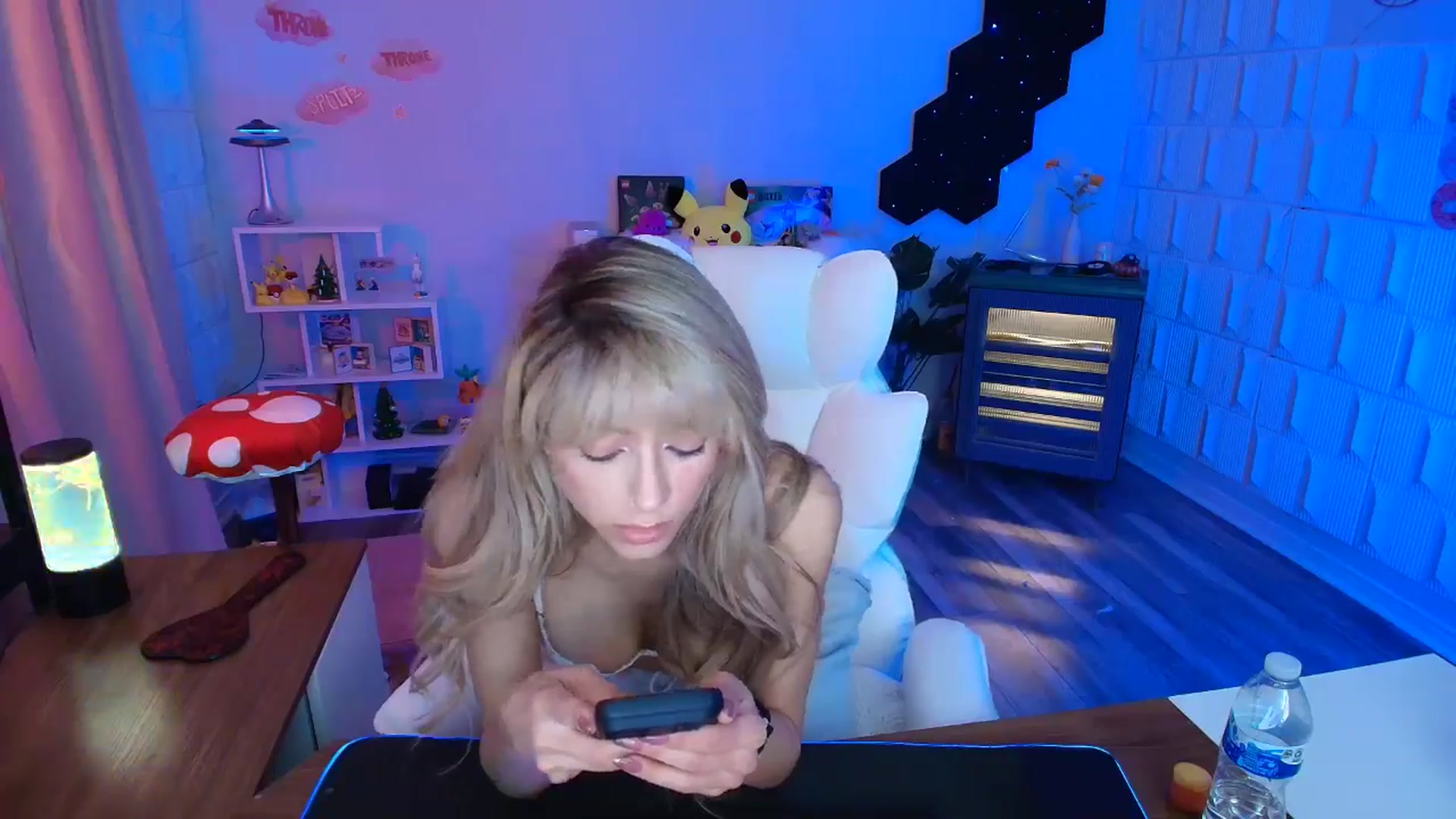 Gallery image thumbnail from kaydolll's myfreecams stream on, 02/26/2026, 03:25 image 9 of 20