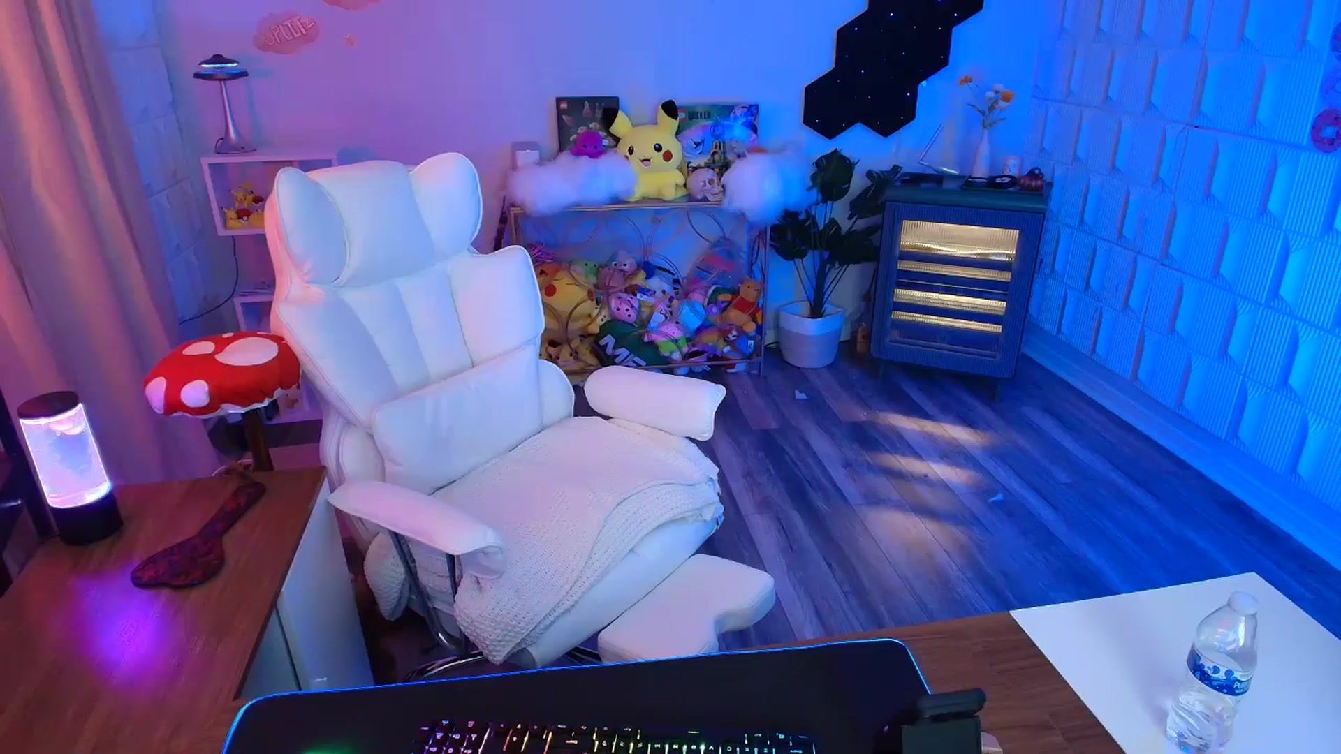 Gallery image thumbnail from kaydolll's myfreecams stream on, 02/27/2026, 02:09 image 9 of 20
