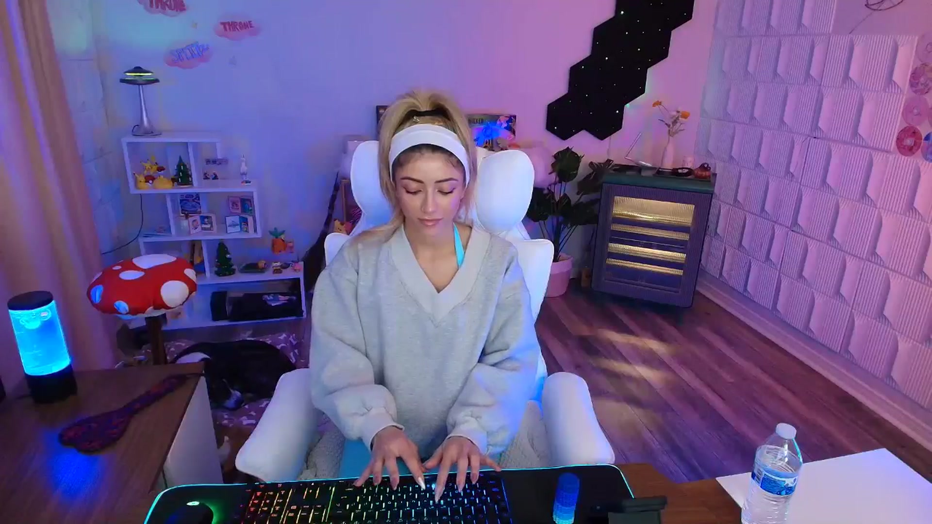 Gallery image thumbnail from kaydolll's myfreecams stream on, 02/27/2026, 21:59 image 11 of 20