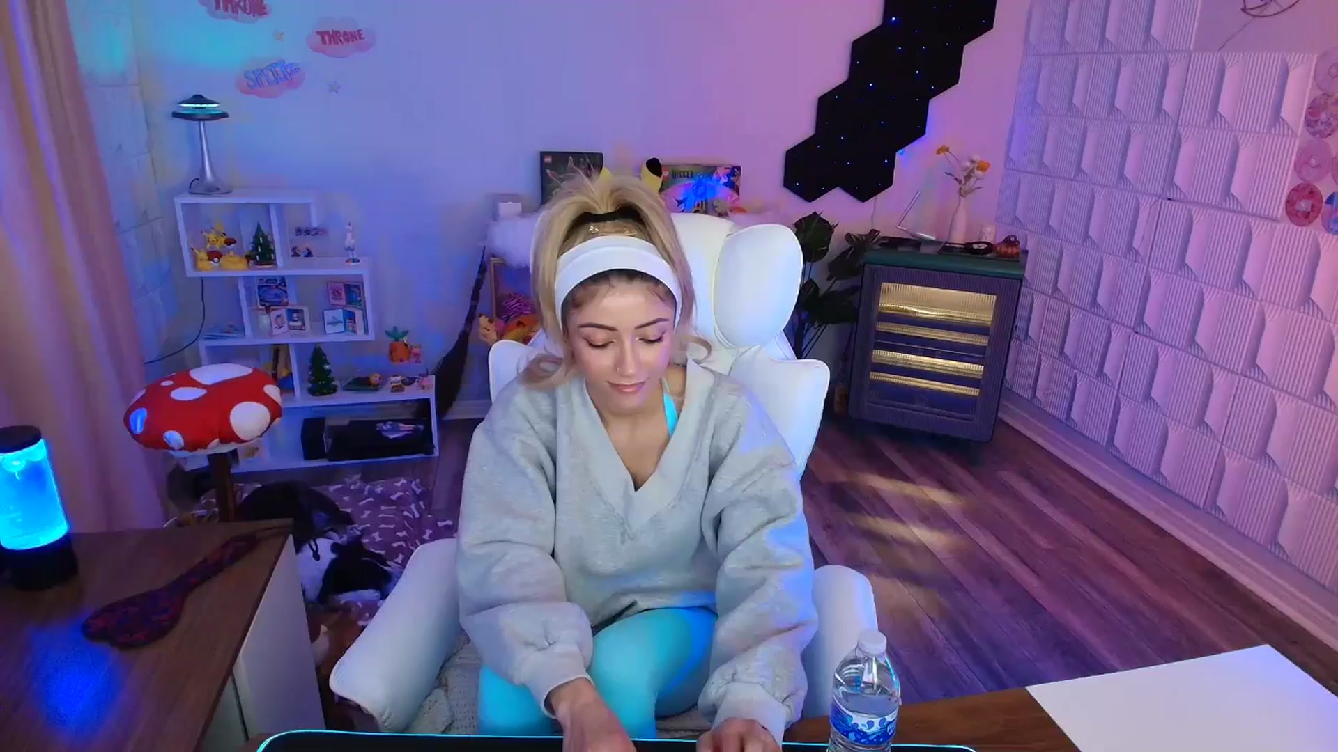 Gallery image thumbnail from kaydolll's myfreecams stream on, 02/27/2026, 21:59 image 1 of 20