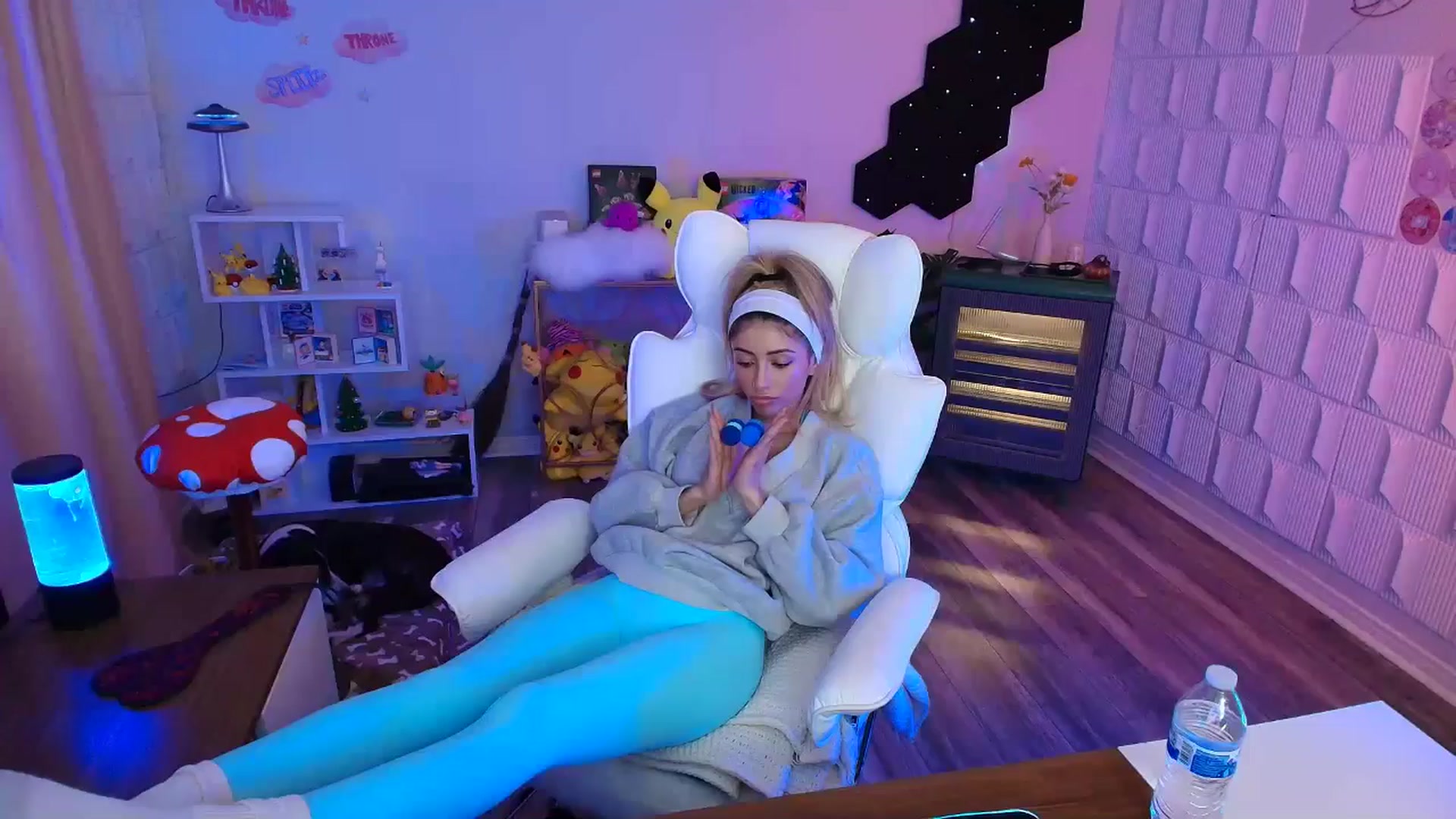 Gallery image thumbnail from kaydolll's myfreecams stream on, 02/27/2026, 21:59 image 7 of 20