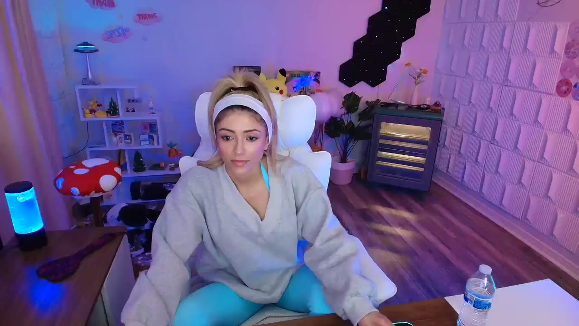 Gallery image thumbnail from kaydolll's myfreecams stream on, 02/27/2026, 21:59 image 8 of 20