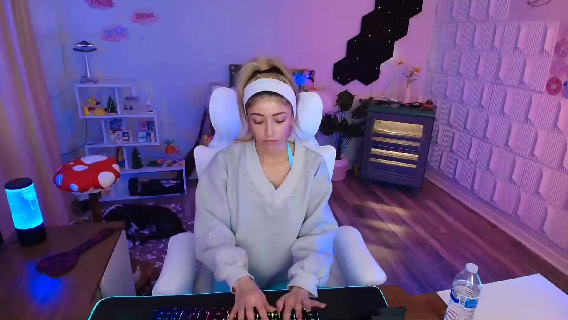 Gallery image thumbnail from kaydolll's myfreecams stream on, 02/27/2026, 21:59 image 14 of 20