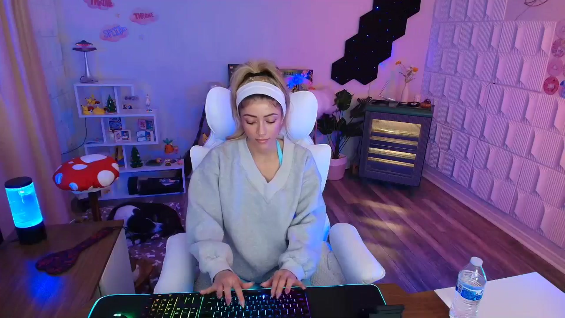 Gallery image thumbnail from kaydolll's myfreecams stream on, 02/27/2026, 21:59 image 13 of 20