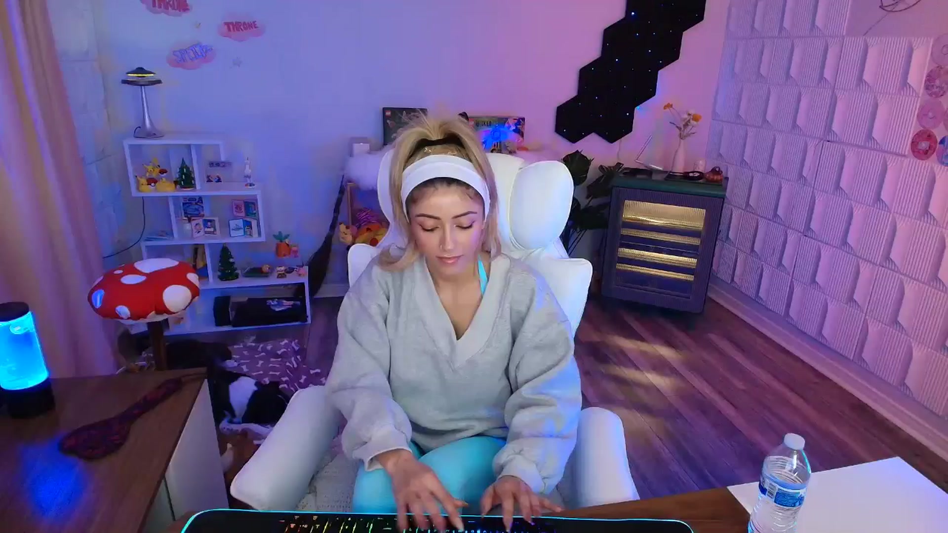 Gallery image thumbnail from kaydolll's myfreecams stream on, 02/27/2026, 21:59 image 4 of 20