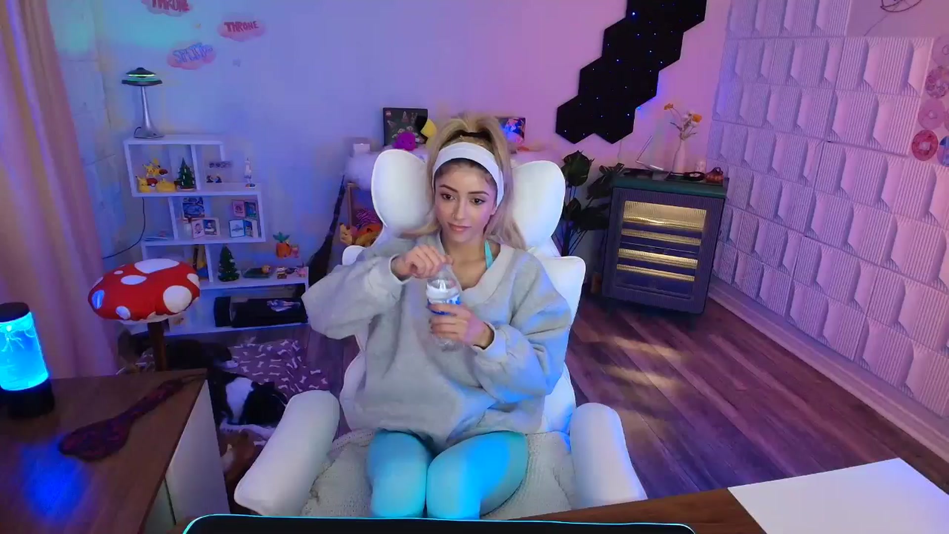 Gallery image thumbnail from kaydolll's myfreecams stream on, 02/27/2026, 21:59 image 2 of 20