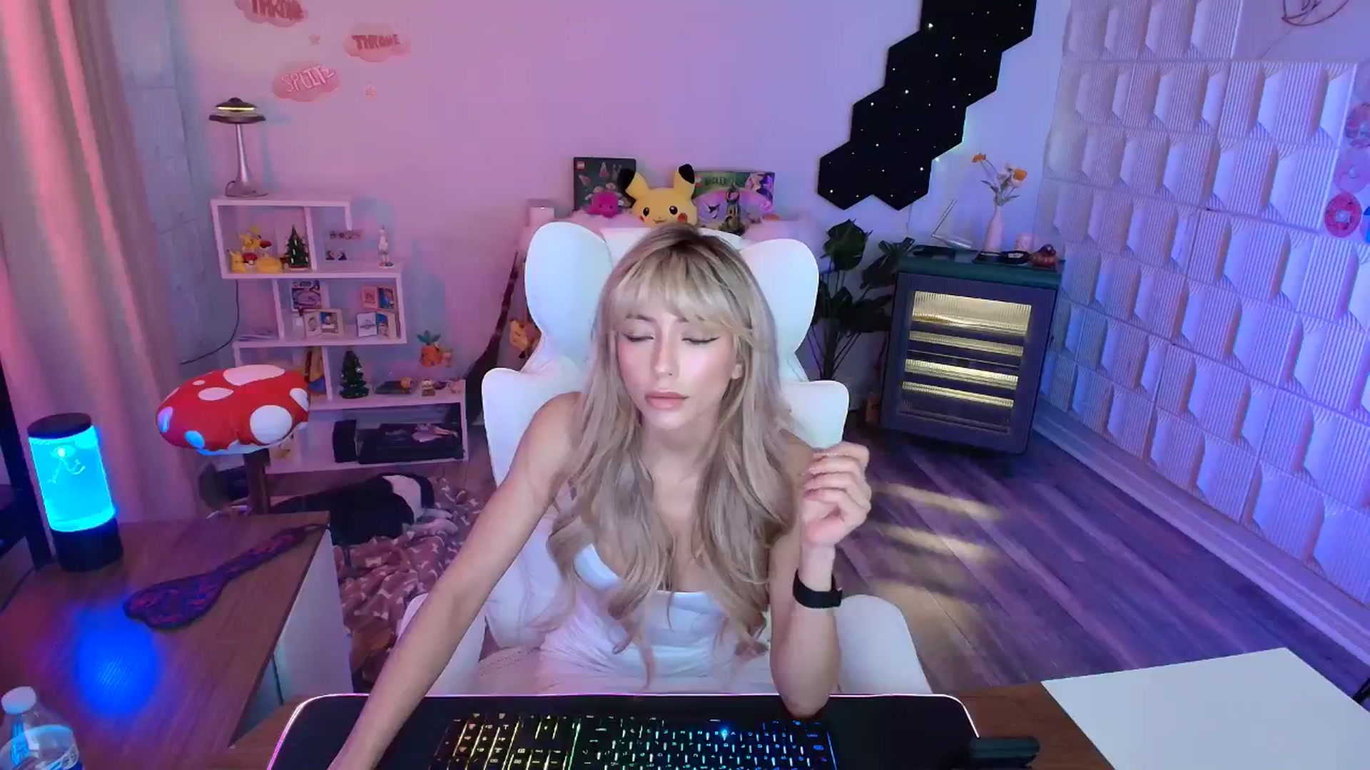 Gallery image thumbnail from kaydolll's myfreecams stream on, 02/28/2026, 21:52 image 10 of 20