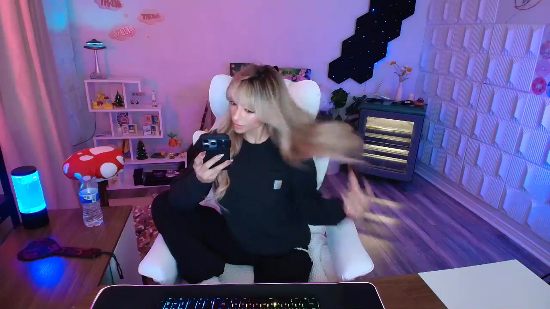 Gallery image thumbnail from kaydolll's myfreecams stream on, 02/28/2026, 23:28 image 3 of 20