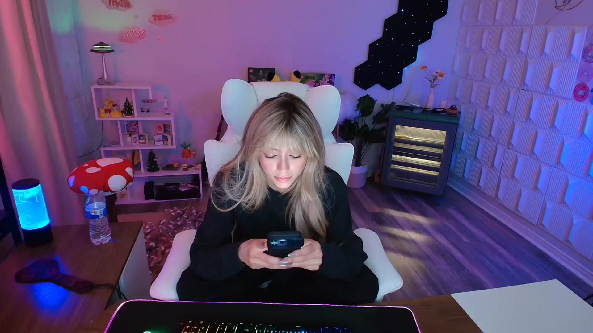 Gallery image thumbnail from kaydolll's myfreecams stream on, 02/28/2026, 23:28 image 20 of 20
