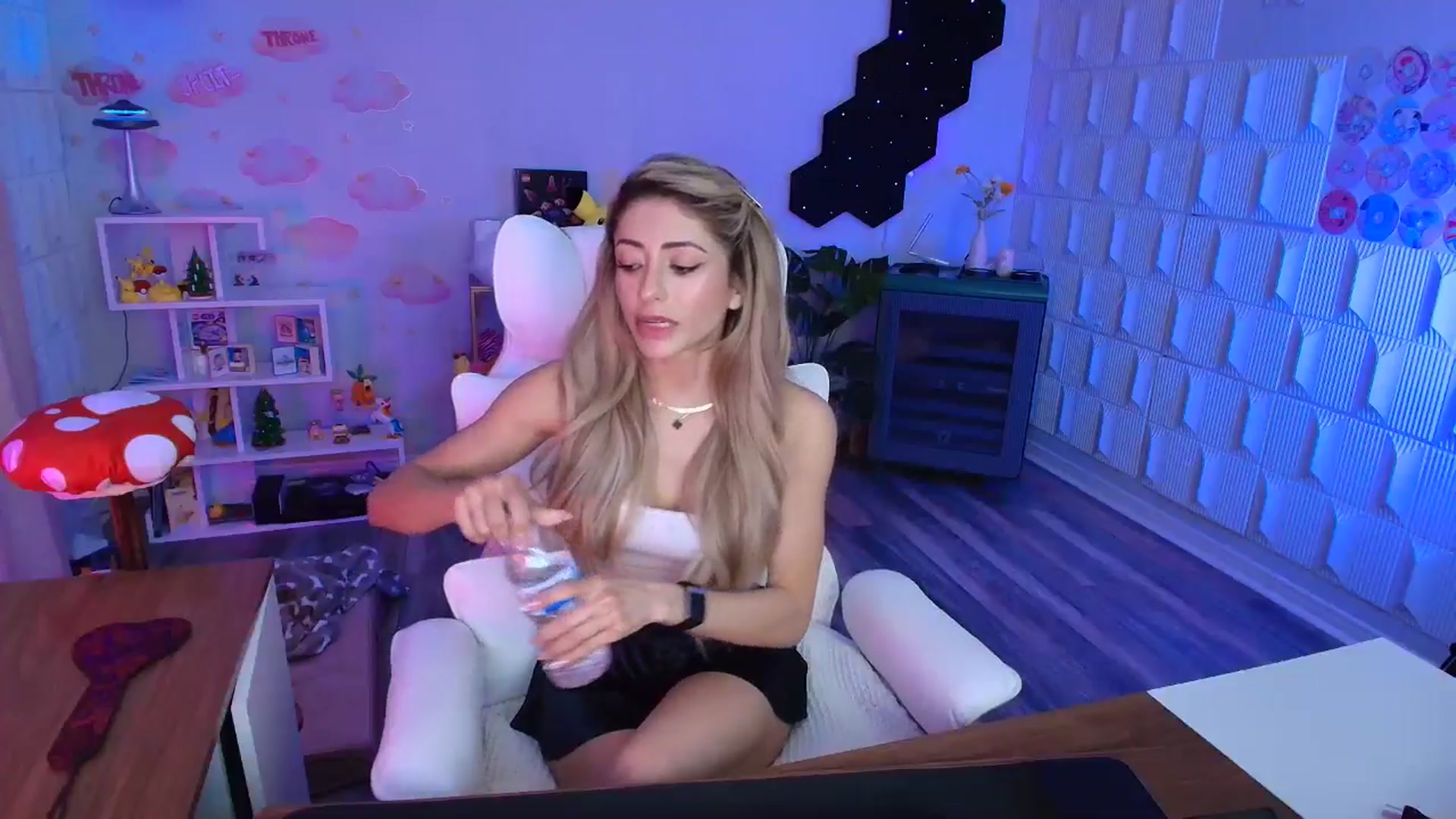 Gallery image thumbnail from kaydolll's myfreecams stream on, 03/14/2026, 05:37 image 19 of 20