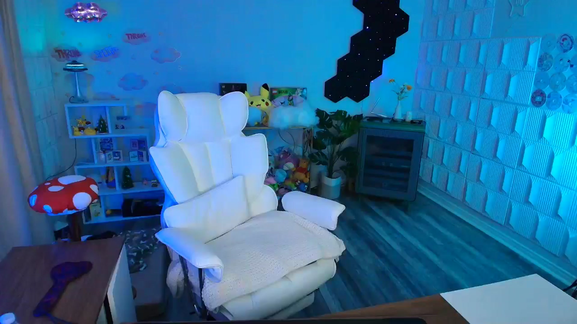 Gallery image thumbnail from kaydolll's myfreecams stream on, 03/14/2026, 05:37 image 4 of 20