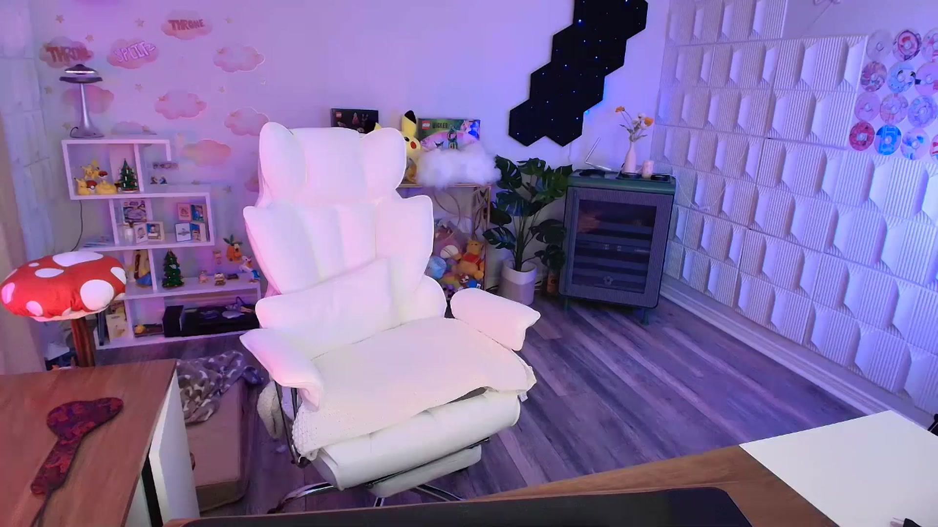 Gallery image thumbnail from kaydolll's myfreecams stream on, 03/14/2026, 05:37 image 18 of 20