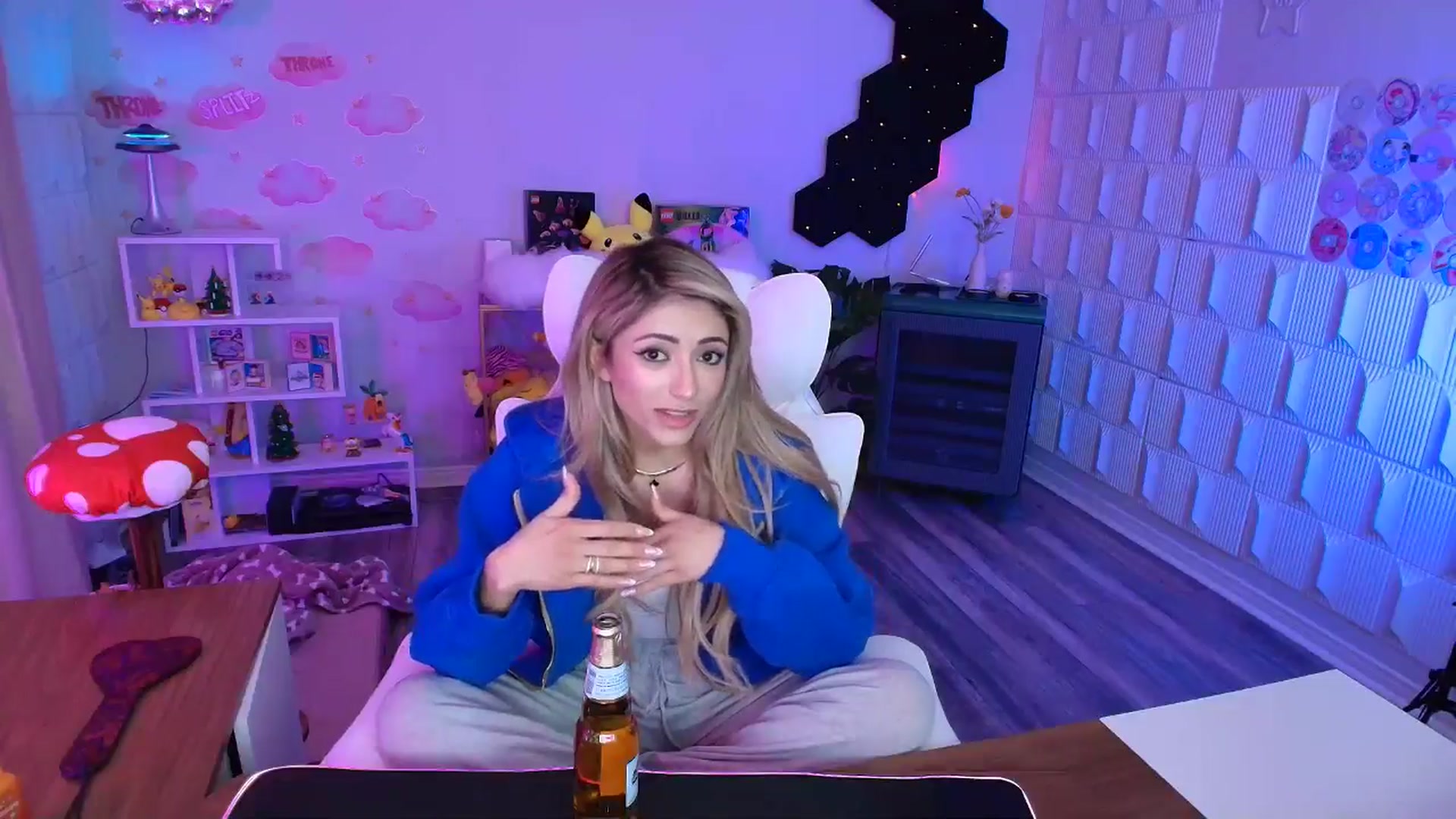 Gallery image thumbnail from kaydolll's myfreecams stream on, 03/14/2026, 08:14 image 12 of 20