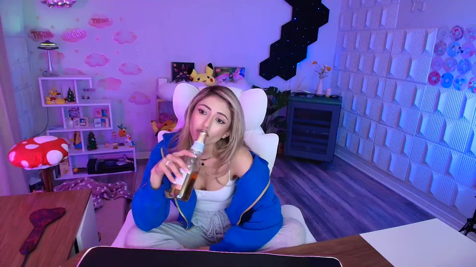 Gallery image thumbnail from kaydolll's myfreecams stream on, 03/14/2026, 08:14 image 14 of 20