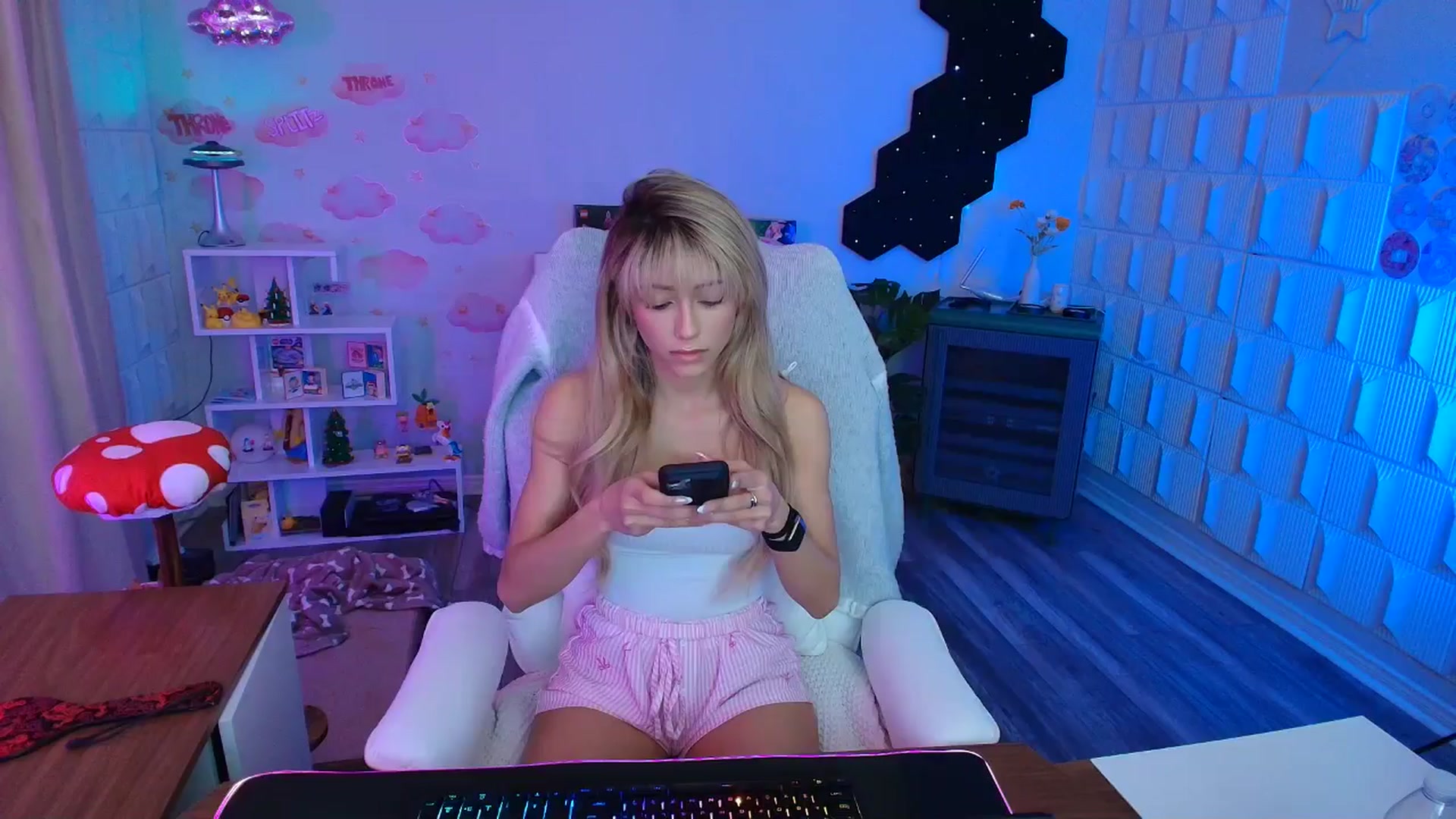 Gallery image thumbnail from kaydolll's myfreecams stream on, 03/14/2026, 23:27 image 4 of 20