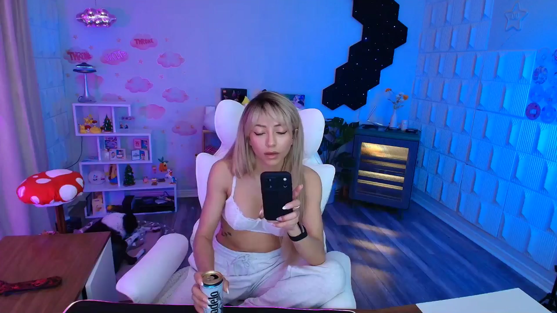 Gallery image thumbnail from kaydolll's myfreecams stream on, 03/26/2026, 05:02 image 11 of 20