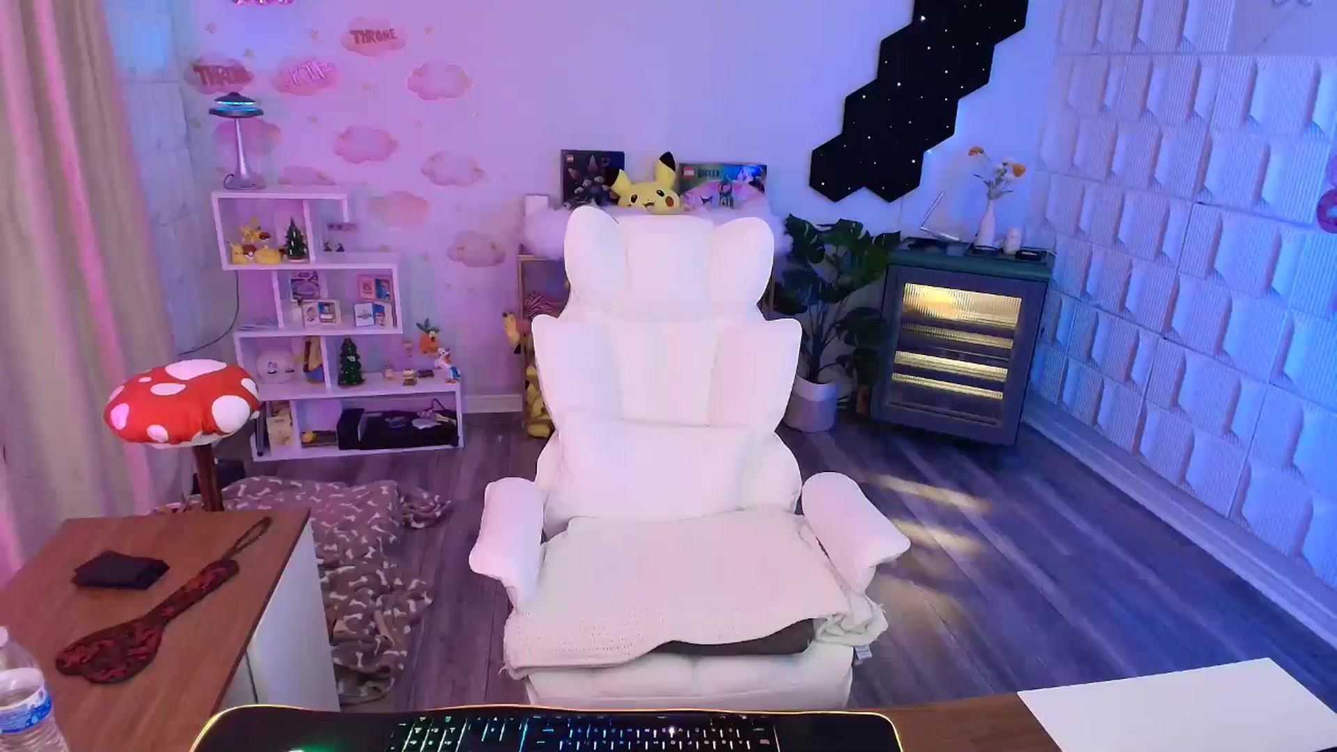 Gallery image thumbnail from kaydolll's myfreecams stream on, 04/01/2026, 06:16 image 16 of 20