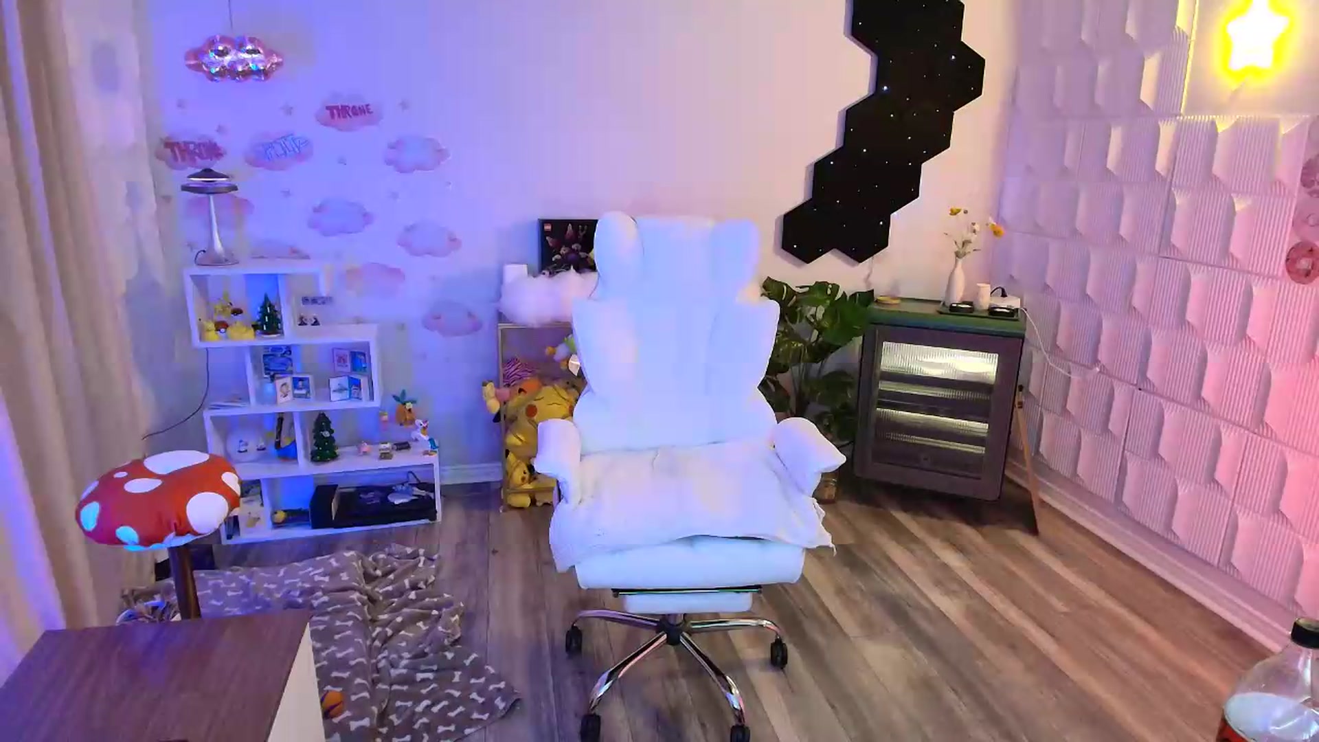 Gallery image thumbnail from kaydolll's myfreecams stream on, 05/01/2026, 05:19 image 19 of 20