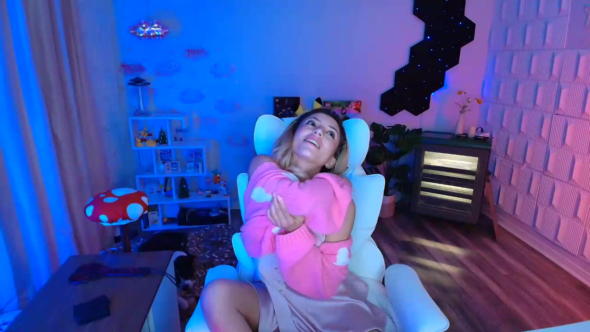 Gallery image thumbnail from kaydolll's myfreecams stream on, 05/14/2026, 06:44 image 18 of 20