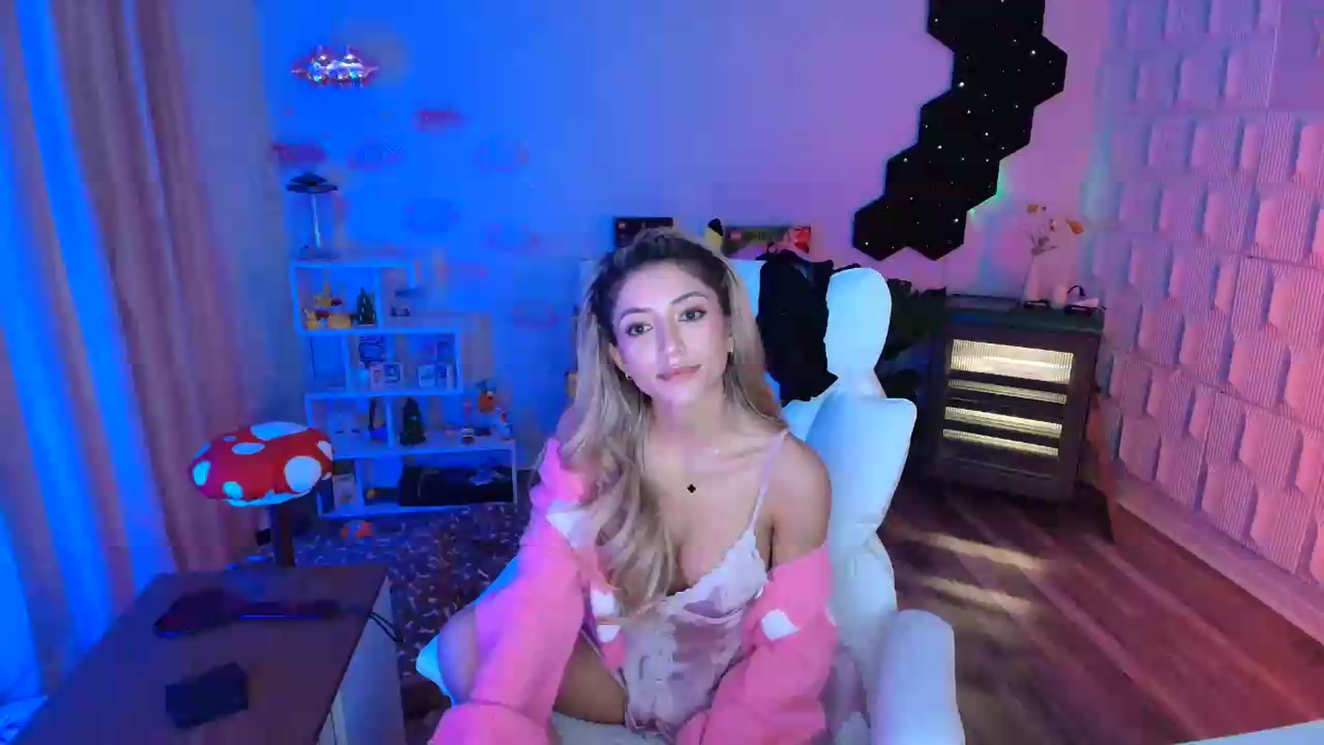 Gallery image thumbnail from kaydolll's myfreecams stream on, 05/14/2026, 06:44 image 6 of 20