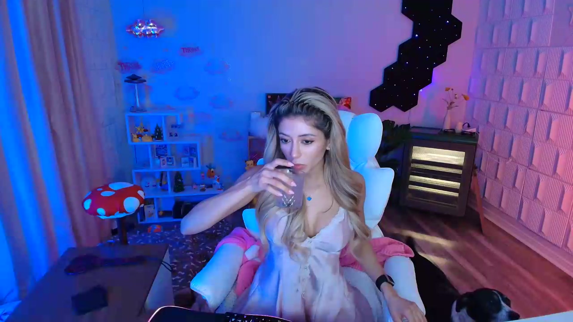 Gallery image thumbnail from kaydolll's myfreecams stream on, 05/14/2026, 07:52 image 12 of 20