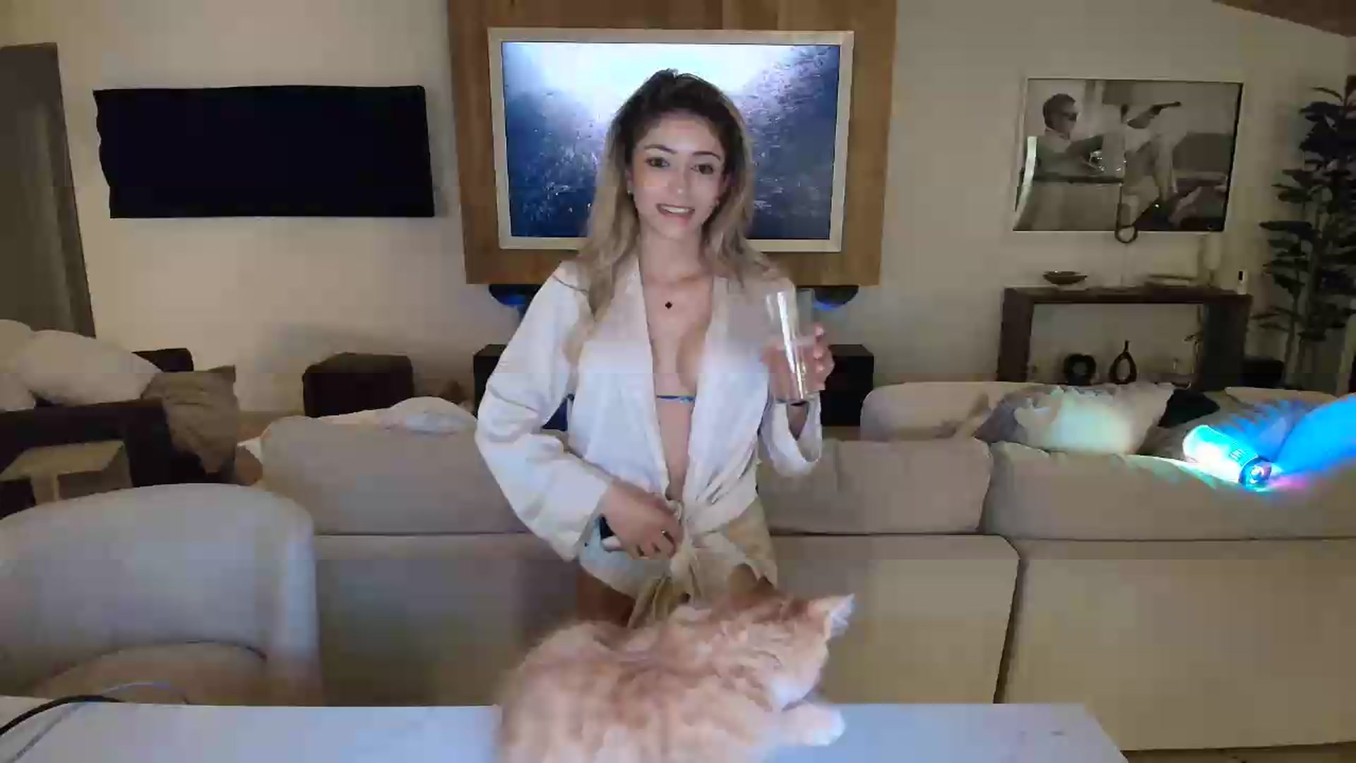 Gallery image thumbnail from kaydolll's myfreecams stream on, 06/01/2026, 05:15 image 1 of 20