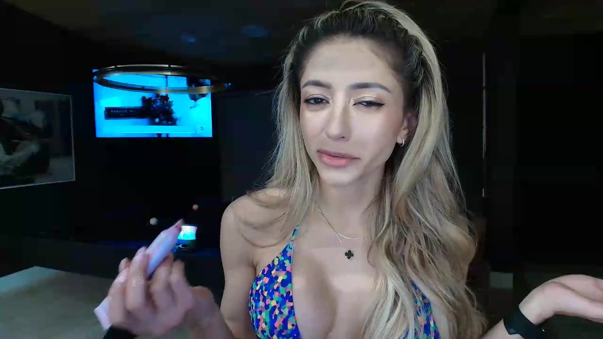 Gallery image thumbnail from kaydolll's myfreecams stream on, 06/01/2026, 08:22 image 8 of 20