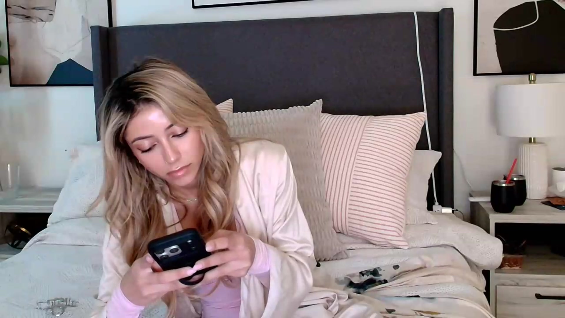 Gallery image thumbnail from kaydolll's myfreecams stream on, 06/02/2026, 21:45 image 2 of 20