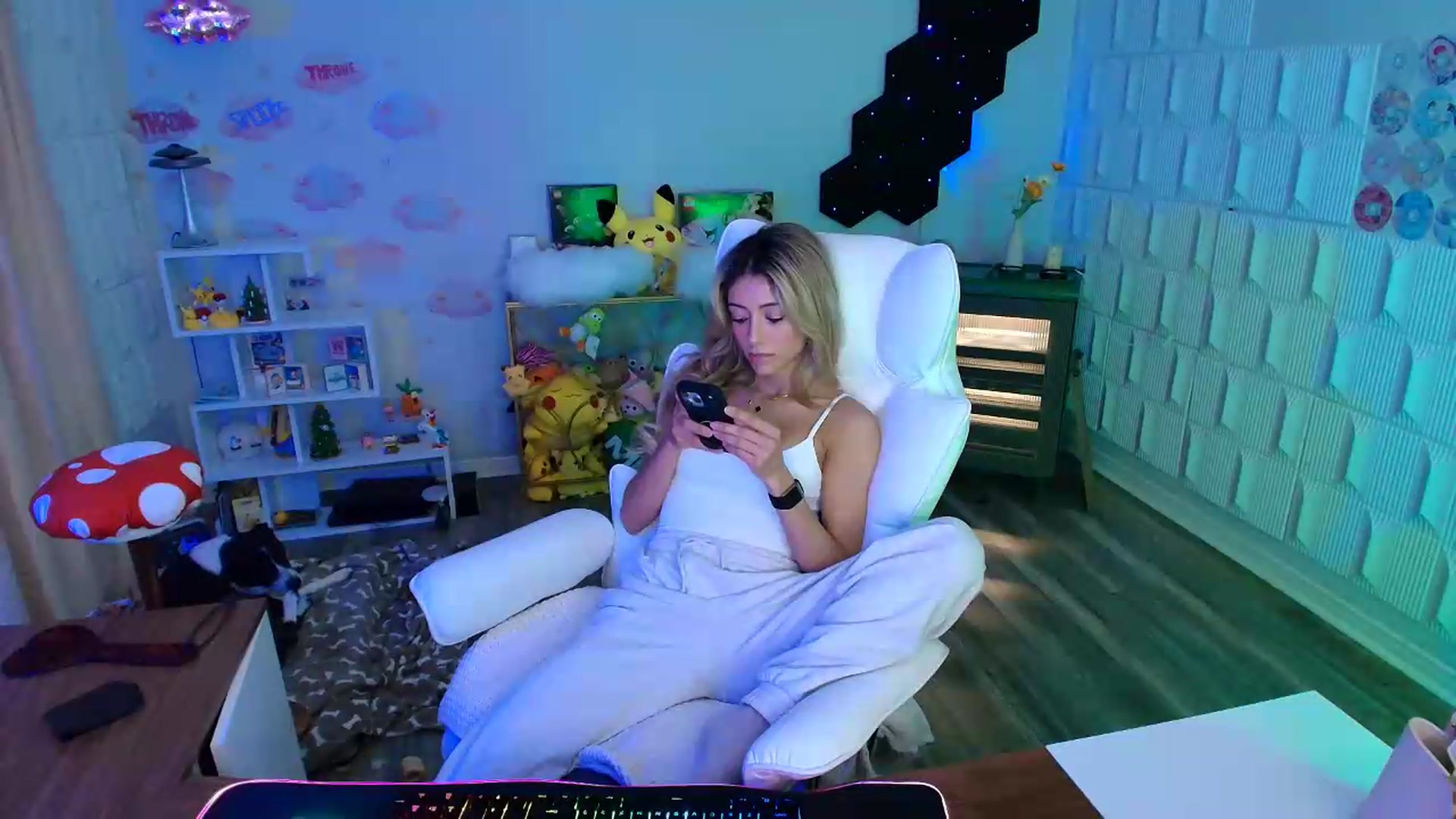 Gallery image thumbnail from kaydolll's myfreecams stream on, 06/08/2026, 06:21 image 16 of 20