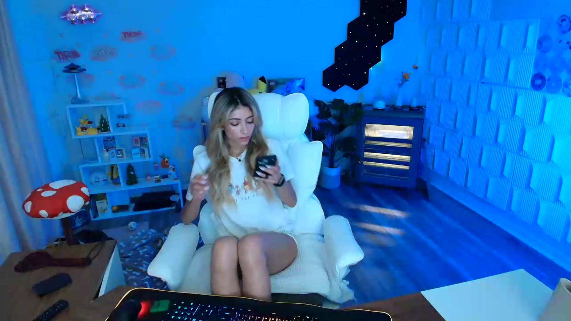 Gallery image thumbnail from kaydolll's myfreecams stream on, 06/11/2026, 09:57 image 11 of 20