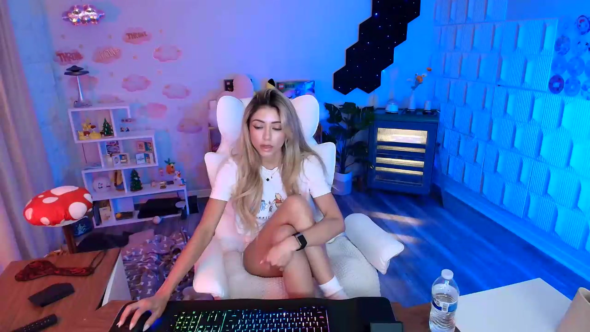 Gallery image thumbnail from kaydolll's myfreecams stream on, 06/11/2026, 09:57 image 20 of 20