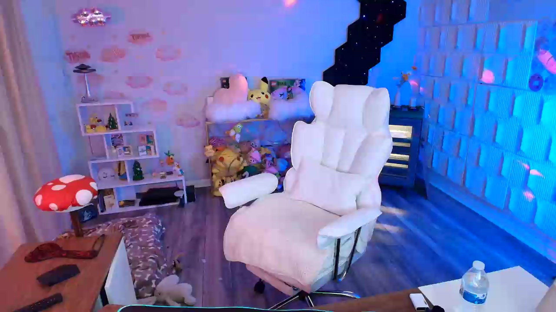 Gallery image thumbnail from kaydolll's myfreecams stream on, 06/12/2026, 07:44 image 2 of 20