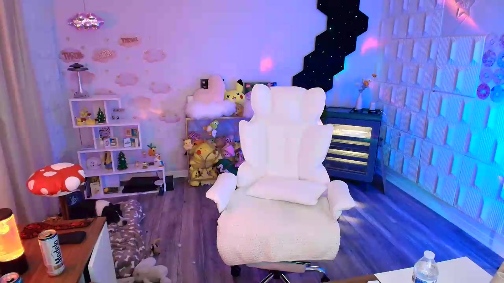 Gallery image thumbnail from kaydolll's myfreecams stream on, 06/12/2026, 07:44 image 7 of 20