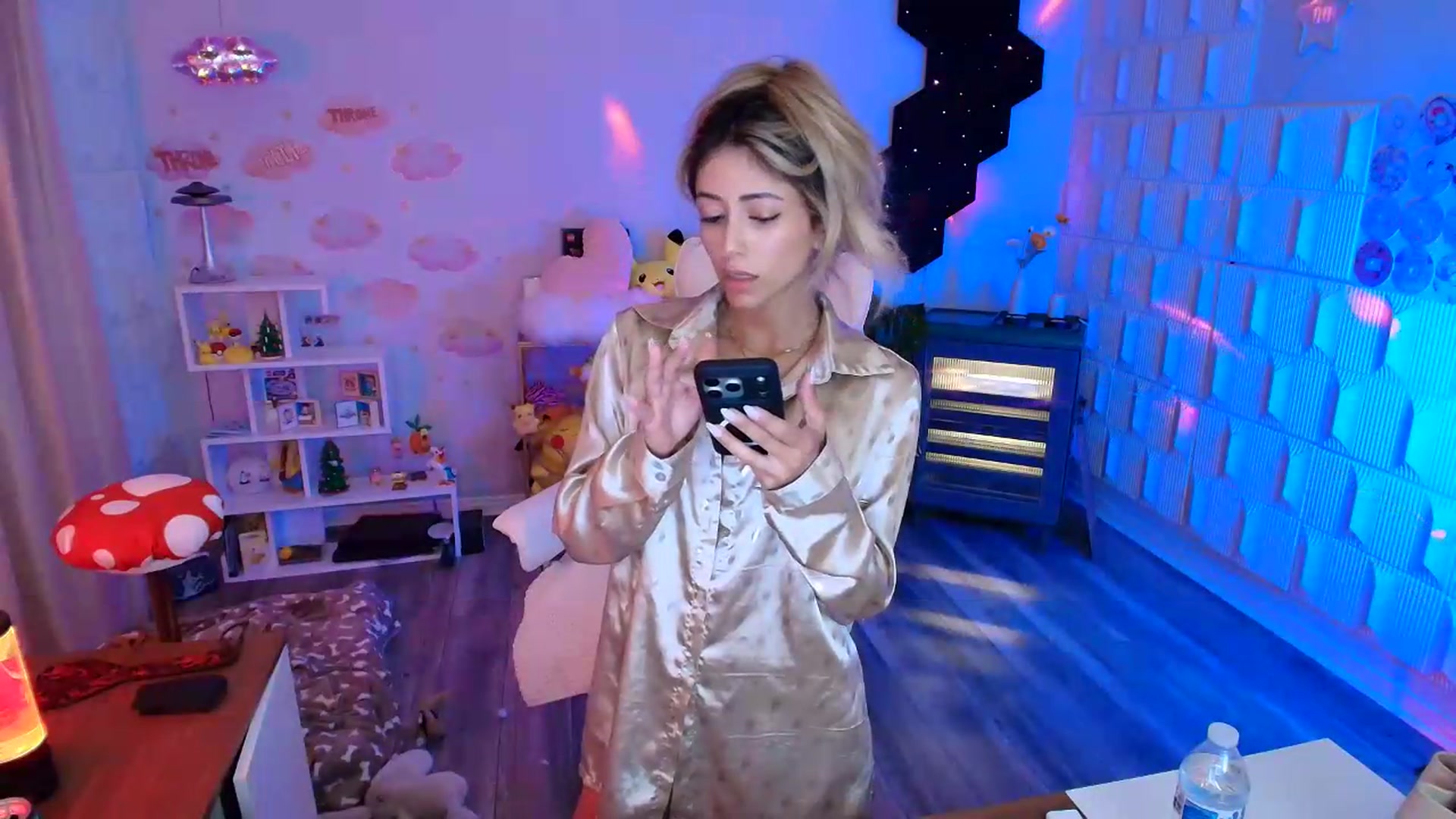 Gallery image thumbnail from kaydolll's myfreecams stream on, 06/12/2026, 07:44 image 4 of 20