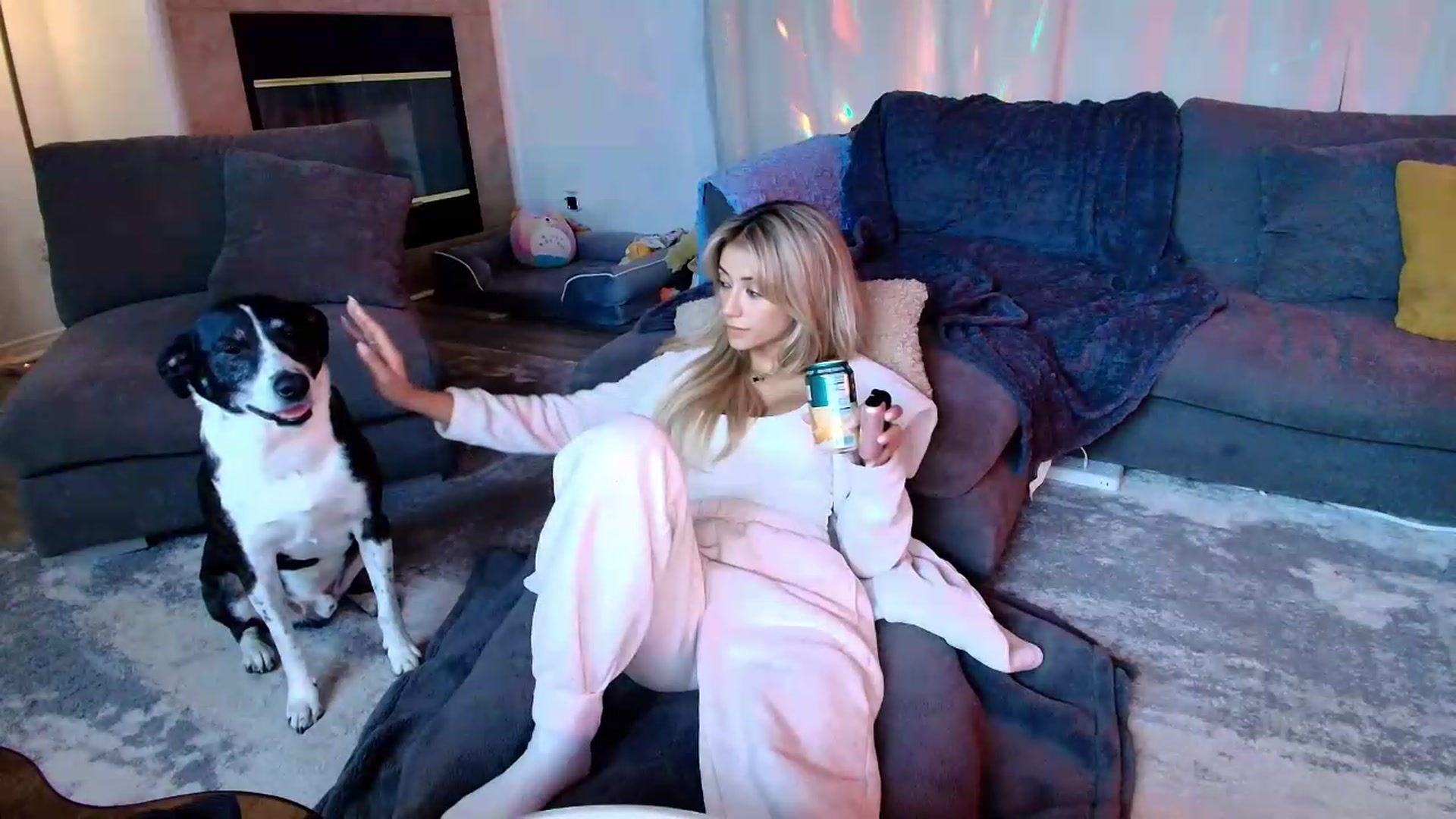 Gallery image thumbnail from kaydolll's myfreecams stream on, 06/13/2026, 08:15 image 14 of 20