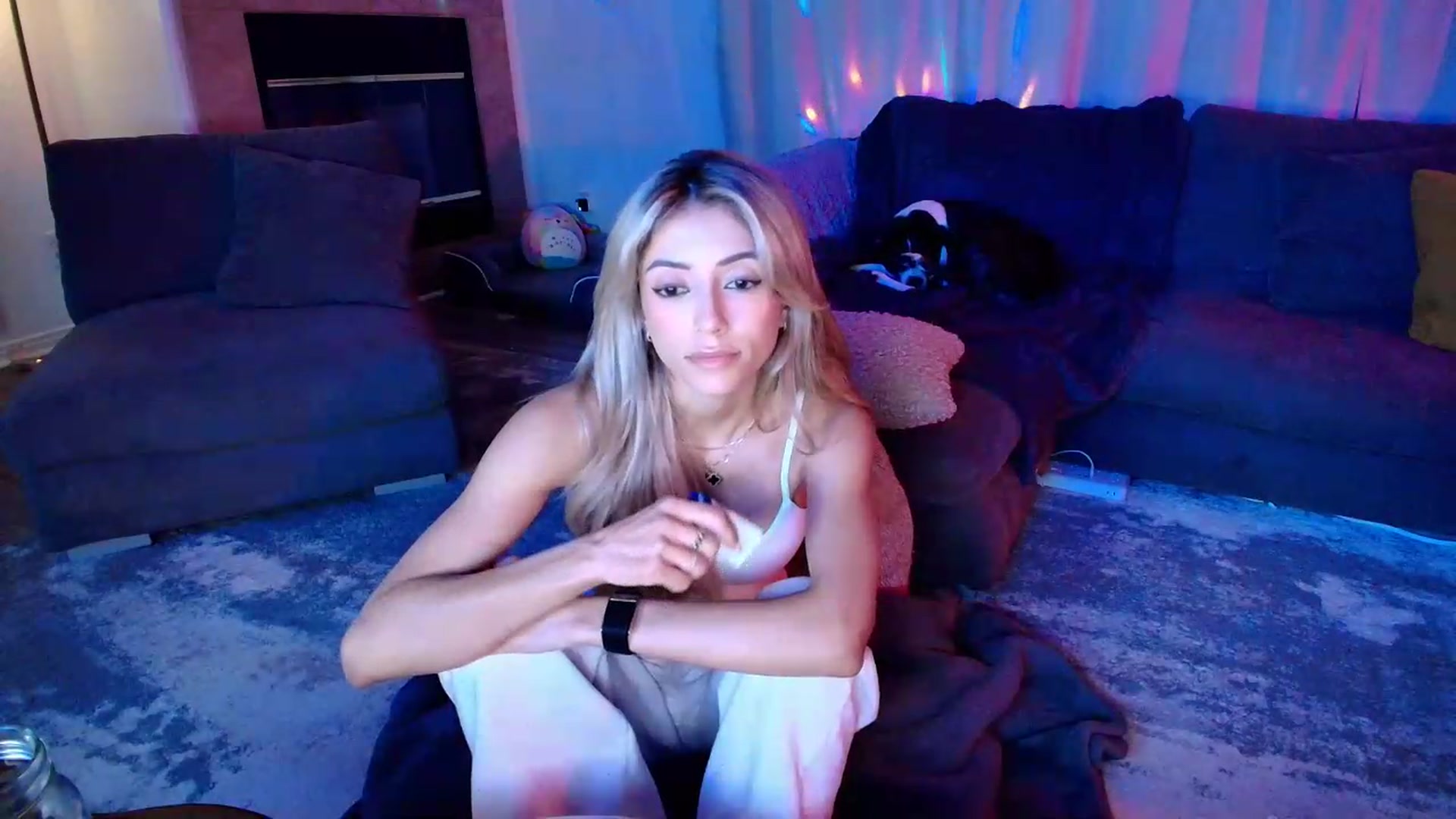 Gallery image thumbnail from kaydolll's myfreecams stream on, 06/13/2026, 08:15 image 5 of 20