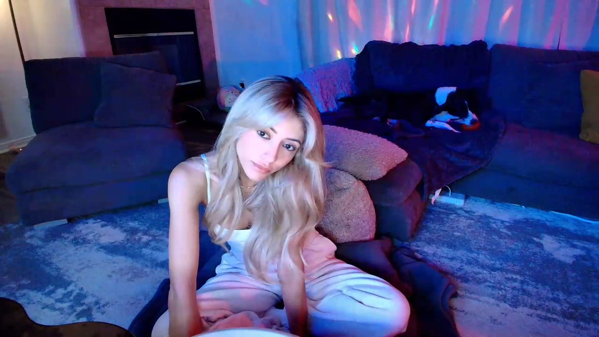 Gallery image thumbnail from kaydolll's myfreecams stream on, 06/13/2026, 08:15 image 8 of 20