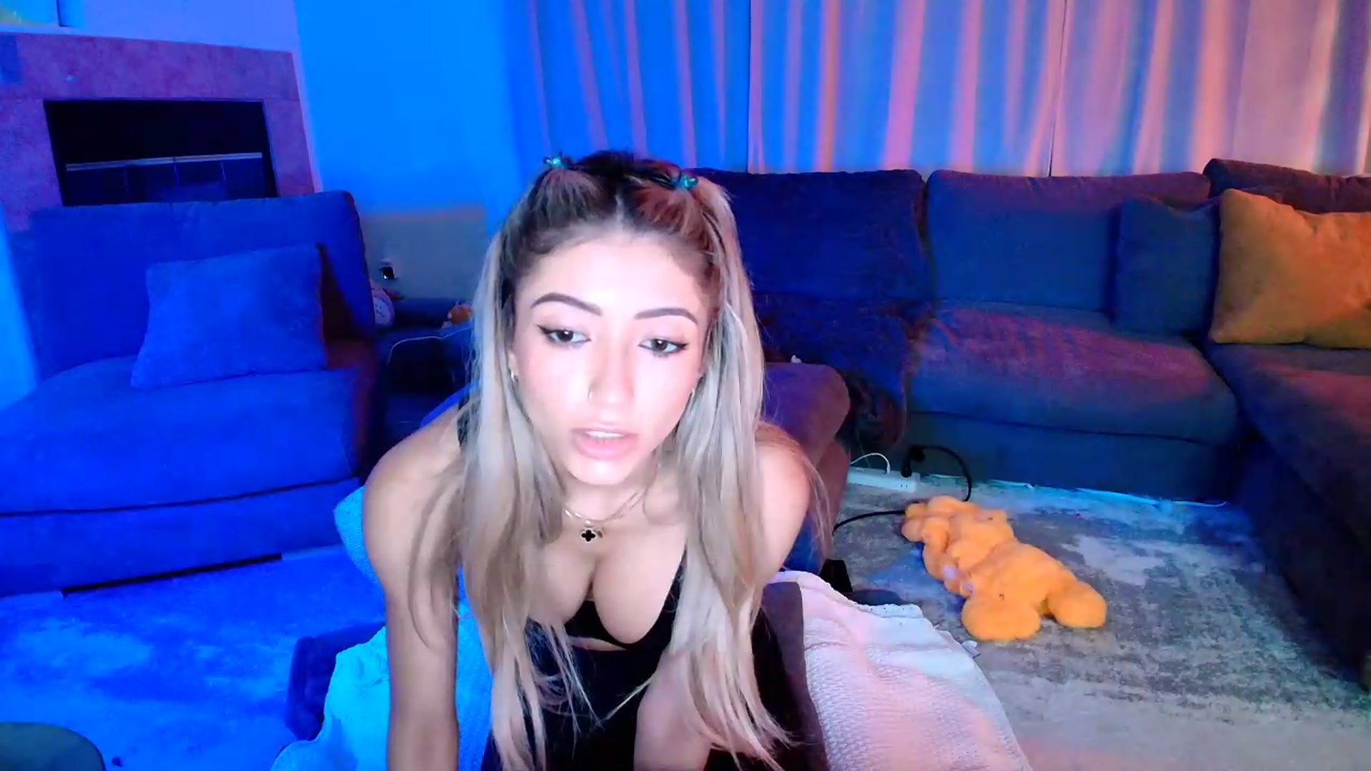 Gallery image thumbnail from kaydolll's myfreecams stream on, 06/16/2026, 02:48 image 18 of 20