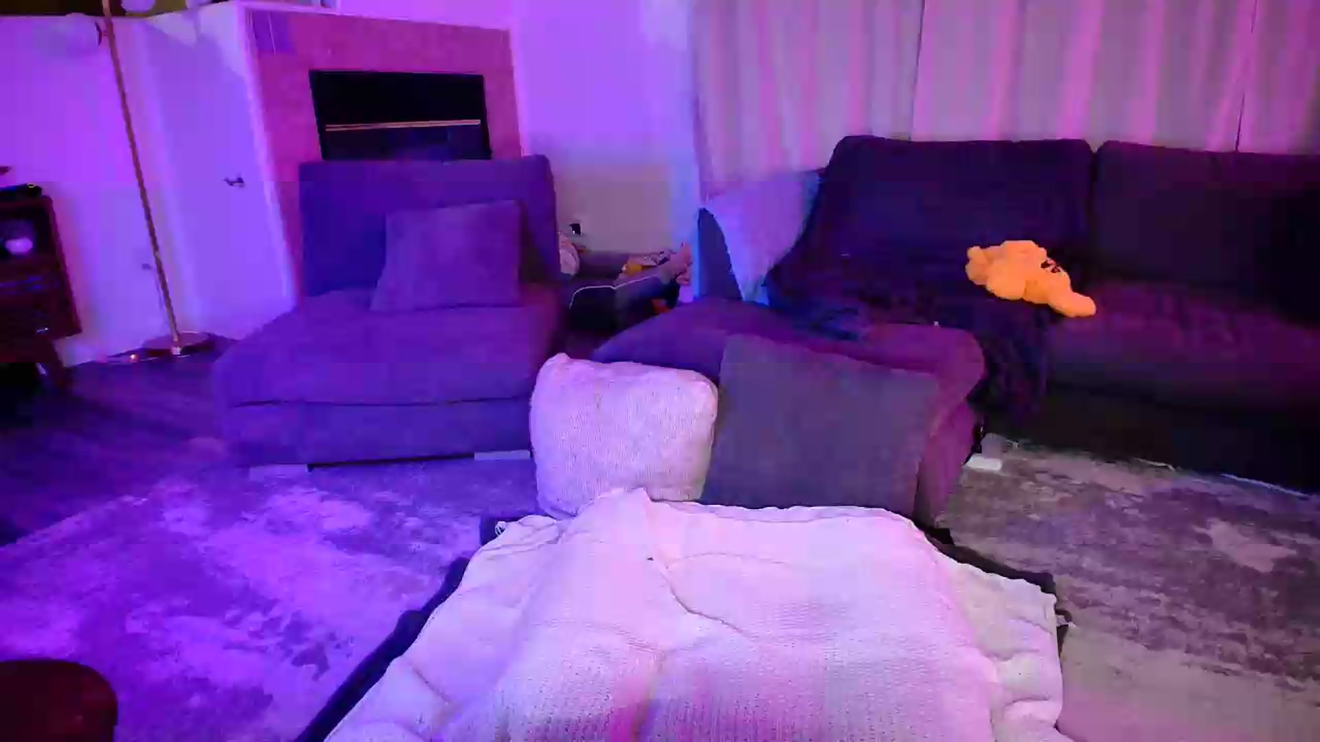 Gallery image thumbnail from kaydolll's myfreecams stream on, 06/16/2026, 06:28 image 17 of 20