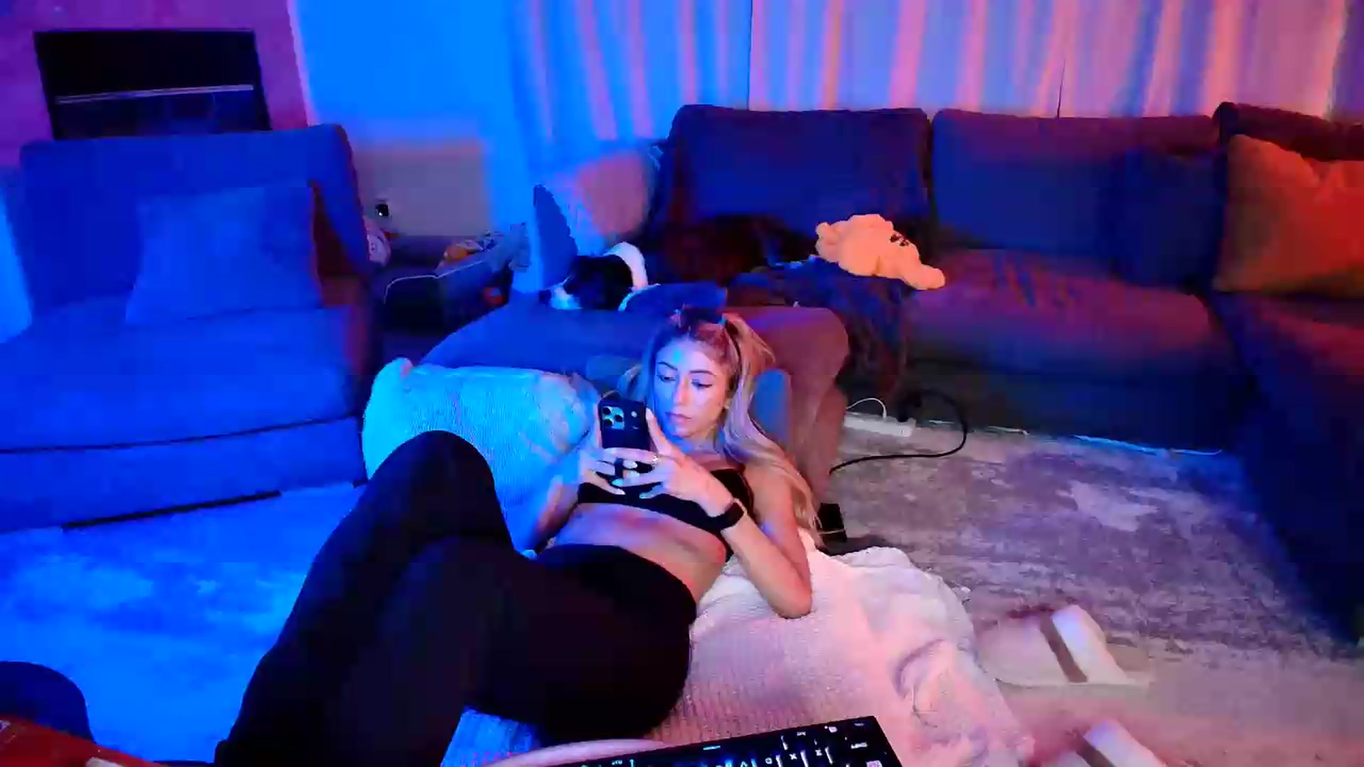 Gallery image thumbnail from kaydolll's myfreecams stream on, 06/16/2026, 06:28 image 3 of 20