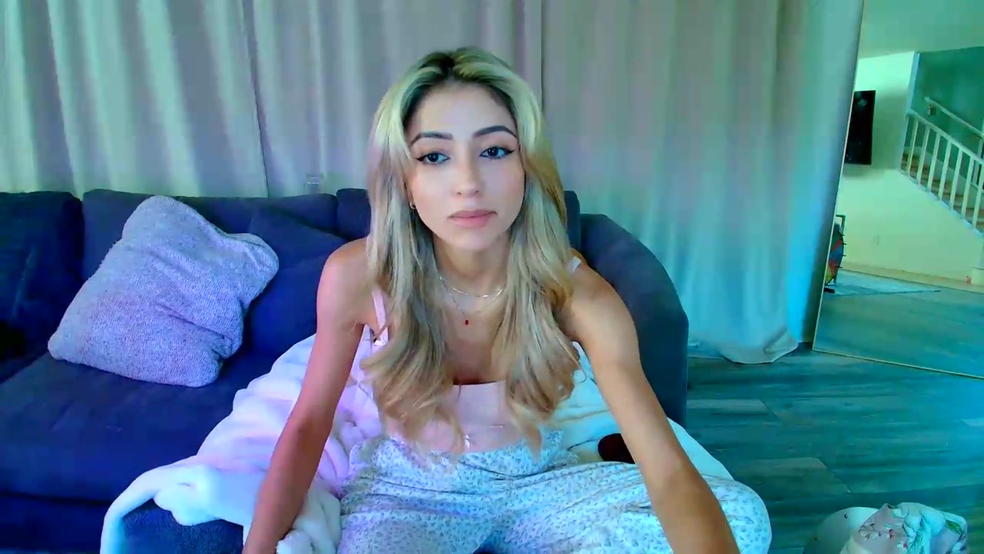 Gallery image thumbnail from kaydolll's myfreecams stream on, 06/18/2026, 22:56 image 2 of 20