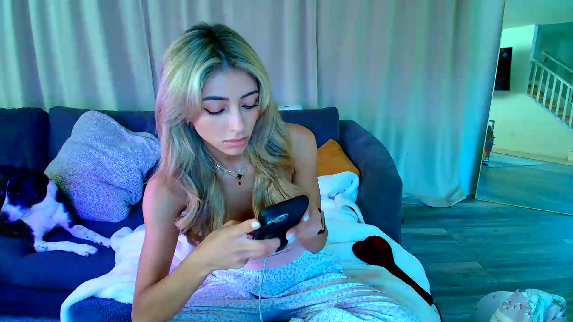 Gallery image thumbnail from kaydolll's myfreecams stream on, 06/18/2026, 22:56 image 6 of 20