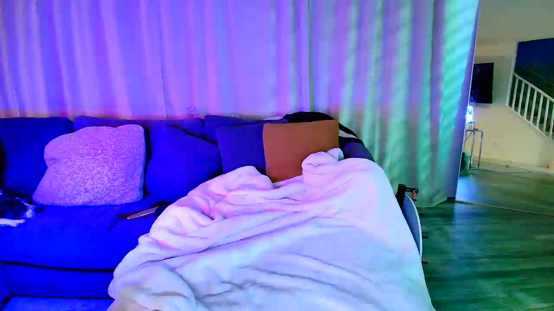 Gallery image thumbnail from kaydolll's myfreecams stream on, 06/19/2026, 05:46 image 1 of 20