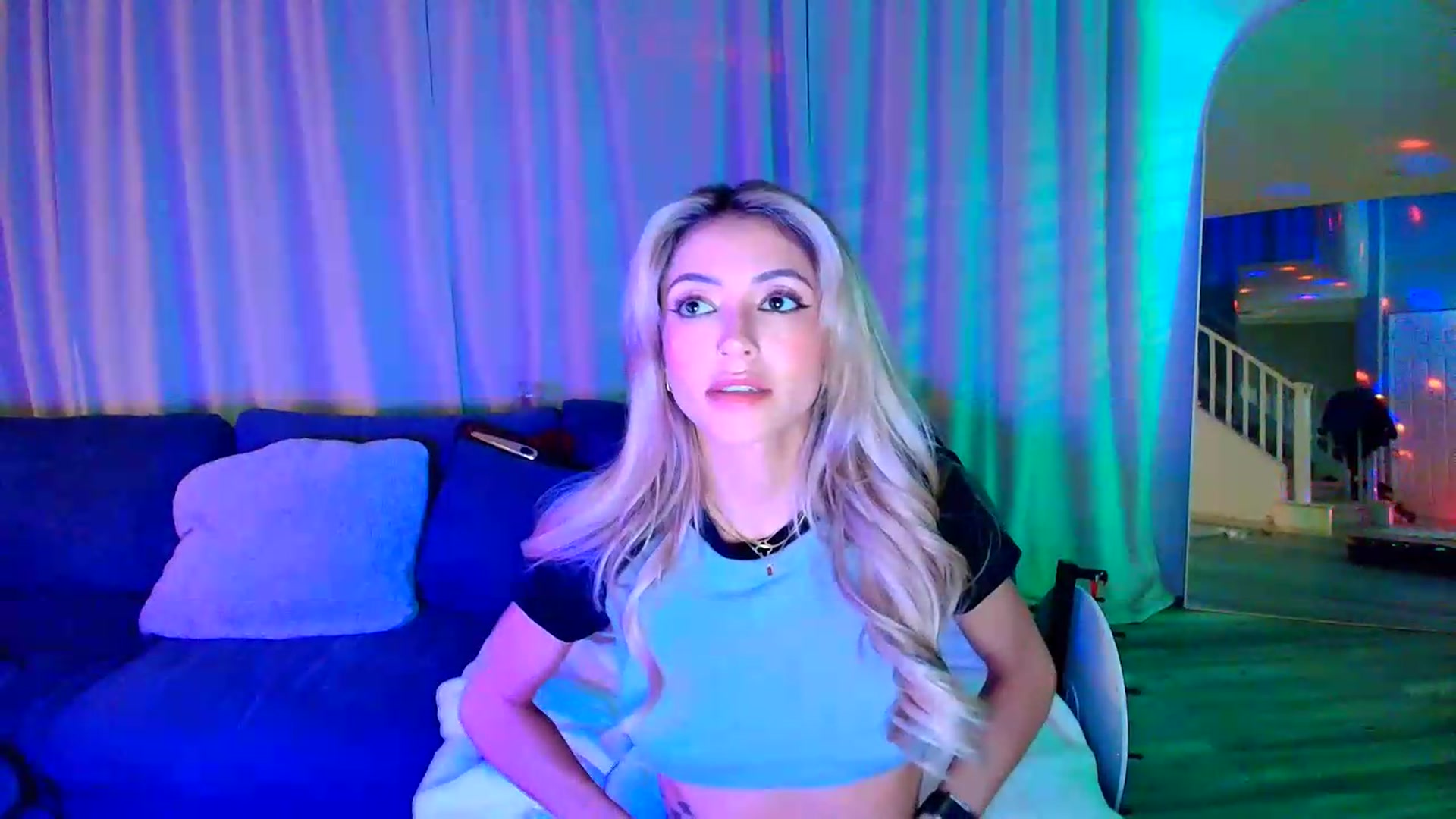 Gallery image thumbnail from kaydolll's myfreecams stream on, 06/19/2026, 06:29 image 12 of 20