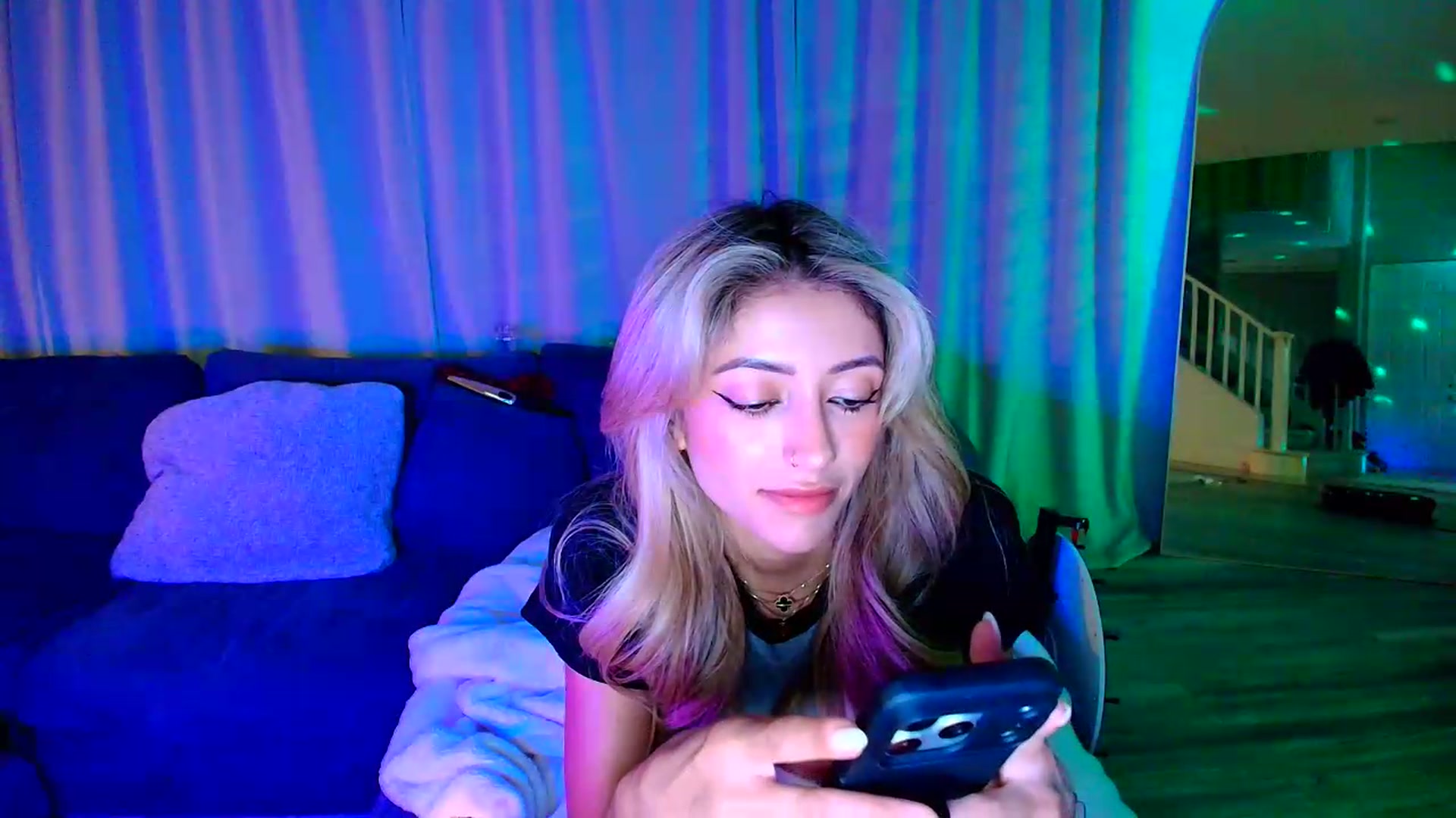 Gallery image thumbnail from kaydolll's myfreecams stream on, 06/19/2026, 06:29 image 19 of 20