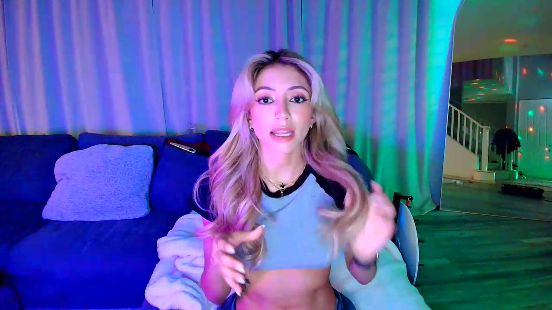 Gallery image thumbnail from kaydolll's myfreecams stream on, 06/19/2026, 06:29 image 16 of 20