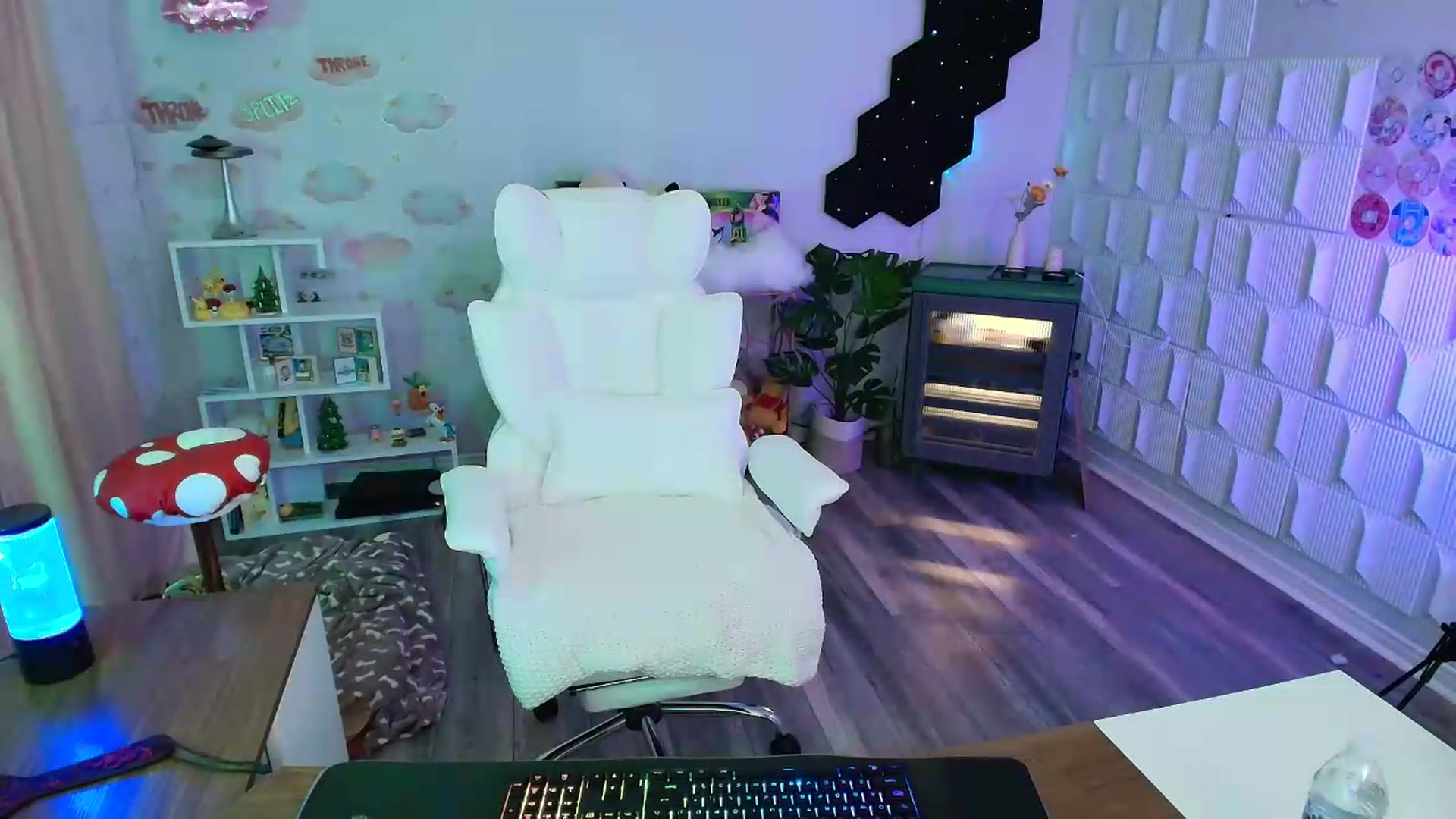 Gallery image thumbnail from kaydolll's myfreecams stream on, 06/23/2026, 02:06 image 11 of 20