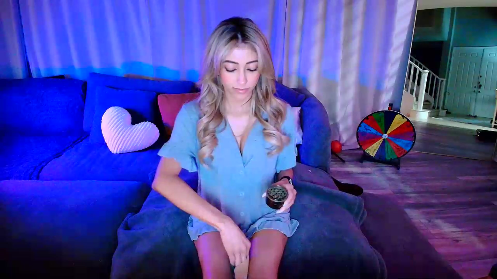 Gallery image thumbnail from kaydolll's myfreecams stream on, 06/24/2026, 06:37 image 6 of 20